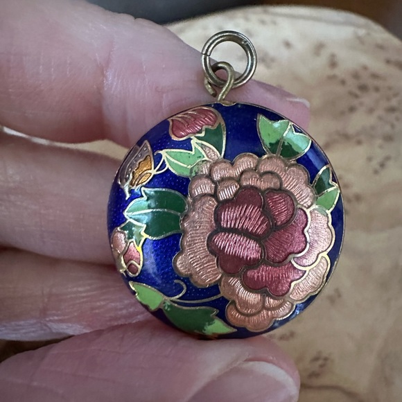 Lovely vintage floral cloisonné pendant - Picture 2 of 8